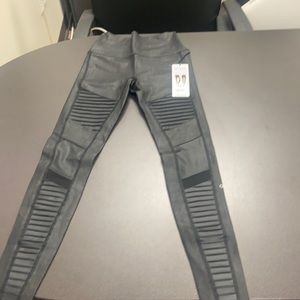 ALO yoga moto legging size S